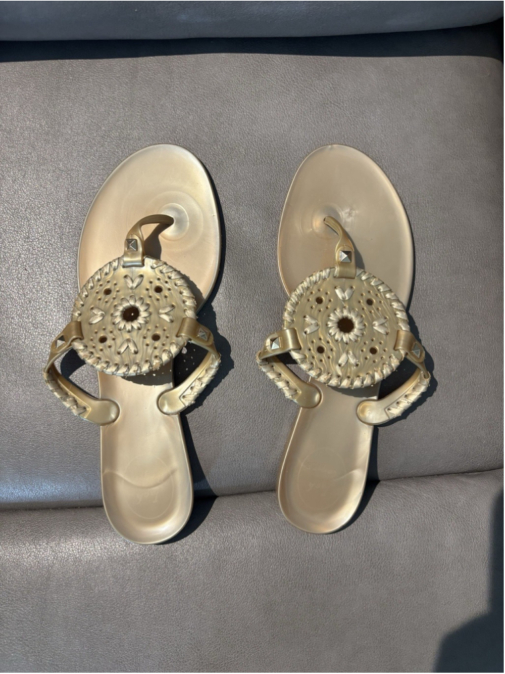 Jack Rogers Georgica Women Size 9 Gold Thong Jelly Flip Flop Sandals - Picture 9 of 10